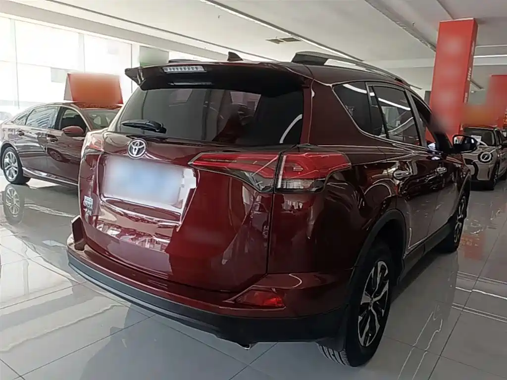 Toyota RAV4 Rongfang 2016 2.0L CVT 2WD Trend (China V) фото 7