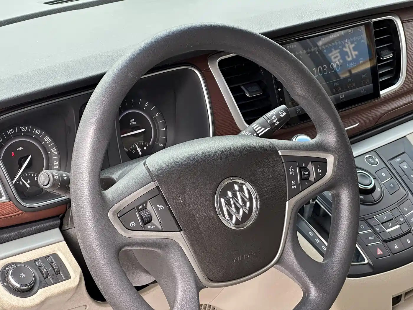 Buick GL8 2018 28T Comfort China VI фото 18