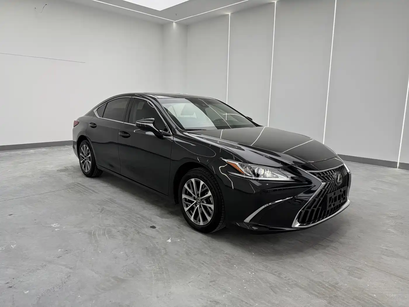 Lexus ES 2022 200 Excellence Edition фото 3