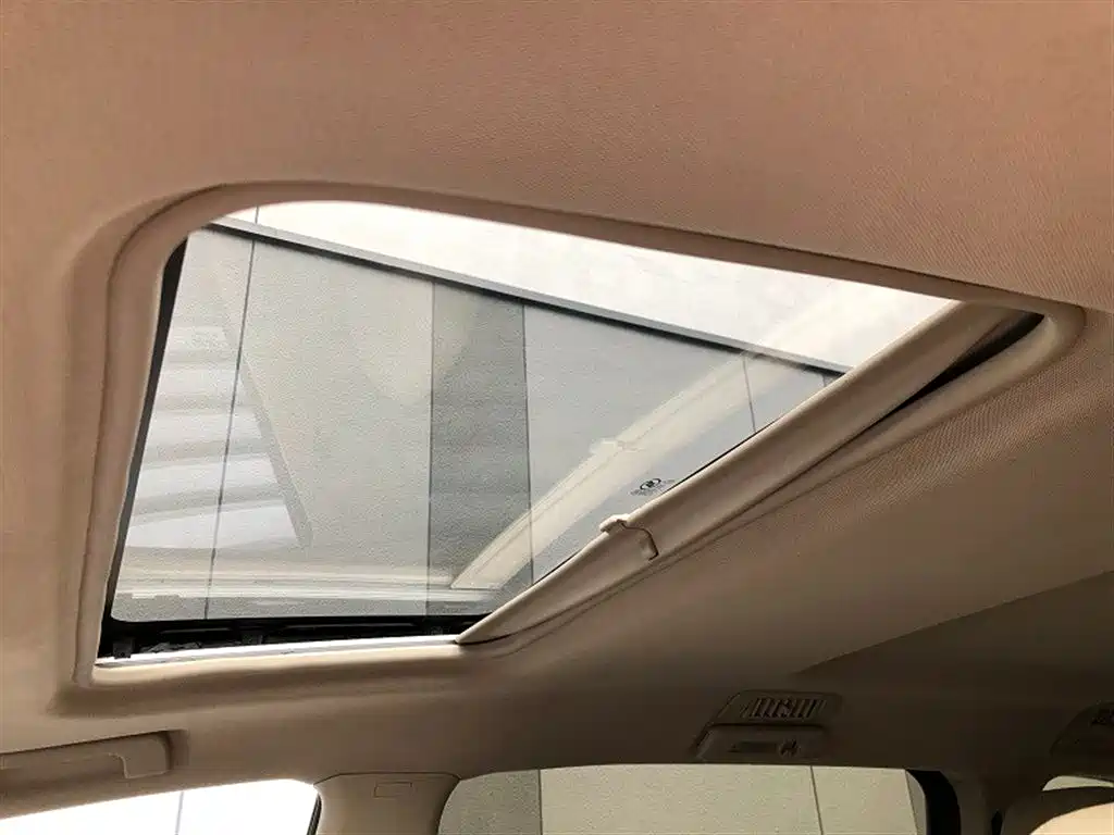 Buick GL8 2015 2.4L Luxury Business Exclusive Edition фото 12
