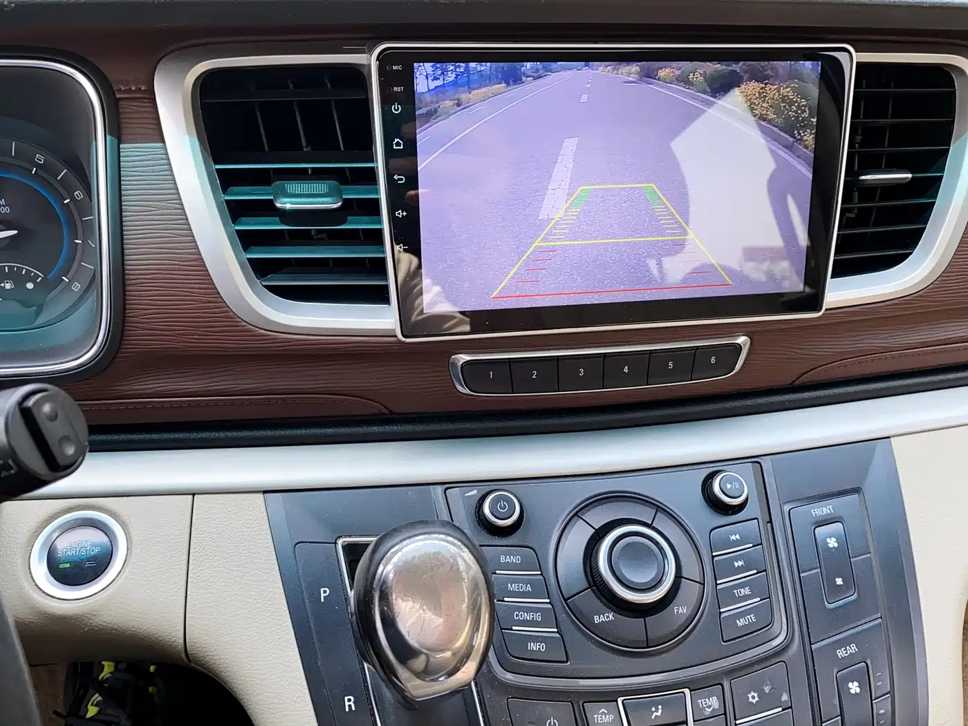 Buick GL8 2015 2.4L Luxury Business Exclusive Edition фото 13