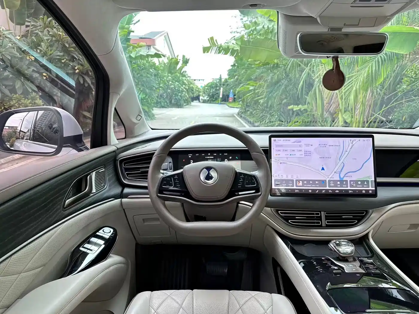 Denza D9 2022 DM-i 970 AWD Flagship фото 17