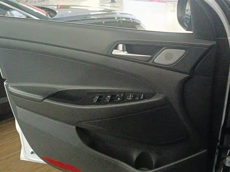 Hyundai Tucson 2019 280TGDi Dual-clutch 2WD Smart Connect Edition China VI фото 7