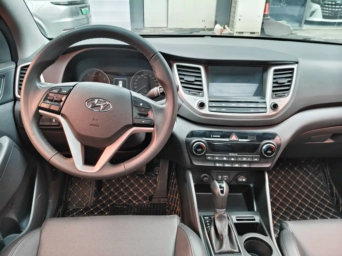 HYUNDAI TUCSON