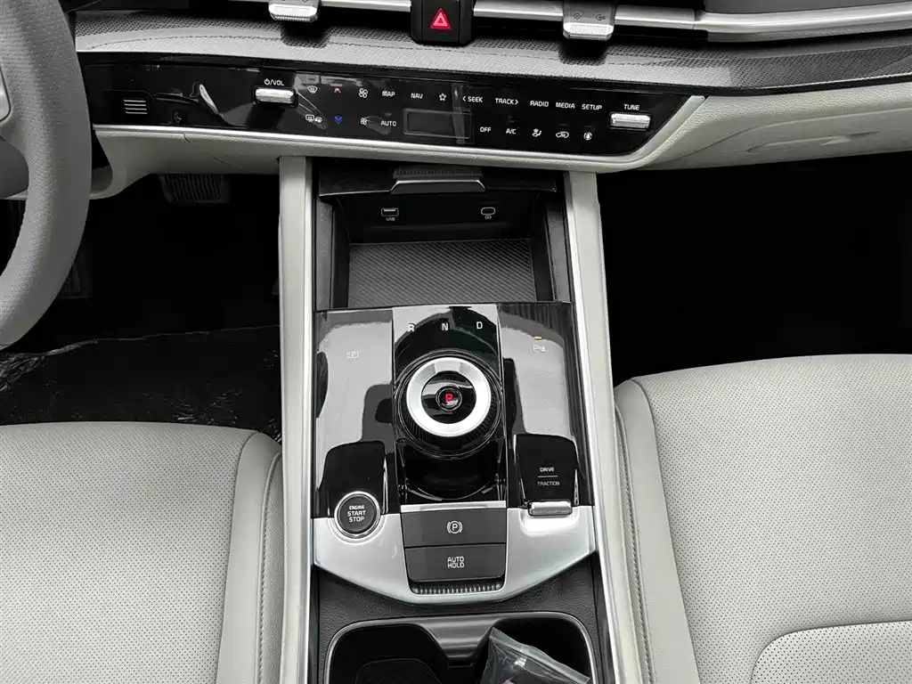 Kia Sportage 2025 Model 1.5T 2WD Premium Smart Edition фото 5