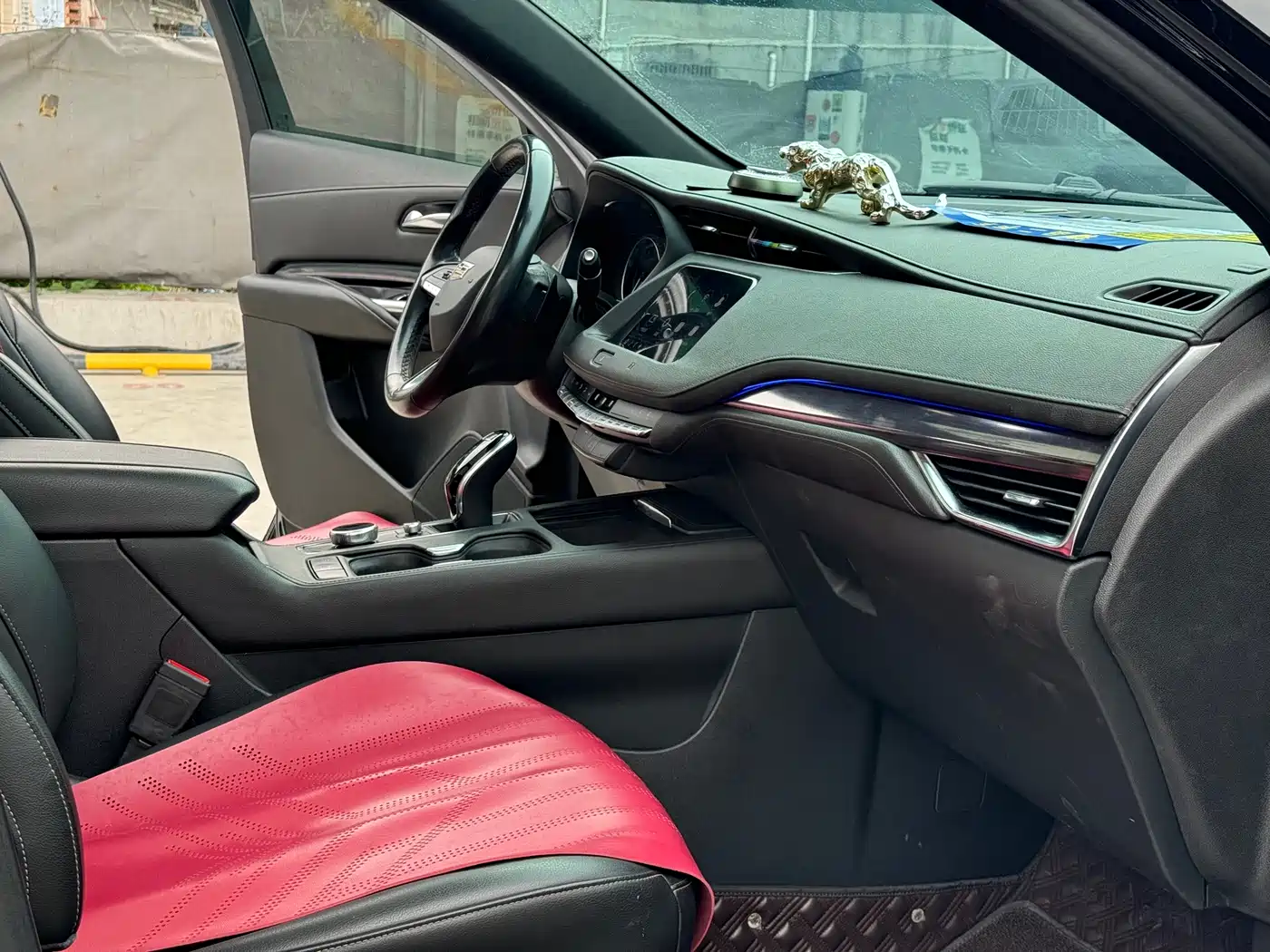Cadillac XT4 2021 28T FWD Premium Edition фото 6