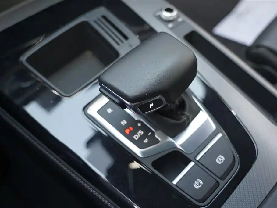 Audi Q5L 2023 40T Luxury Dynamic фото 20