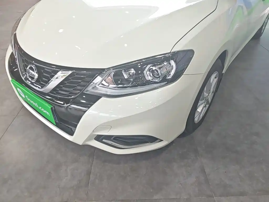 Photo 24 - Nissan Tiida