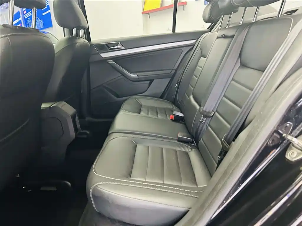 Volkswagen Lavida 2017 1.6L Automatic Comfort Edition фото 22