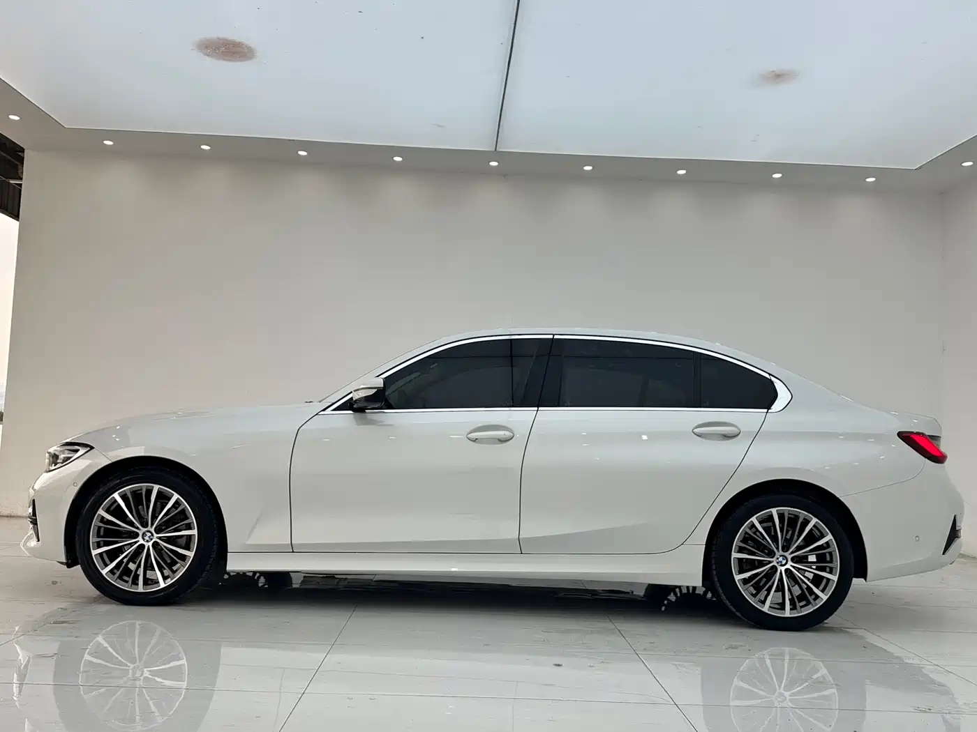 BMW 3 Series 2020 325Li Launch Edition фото 4