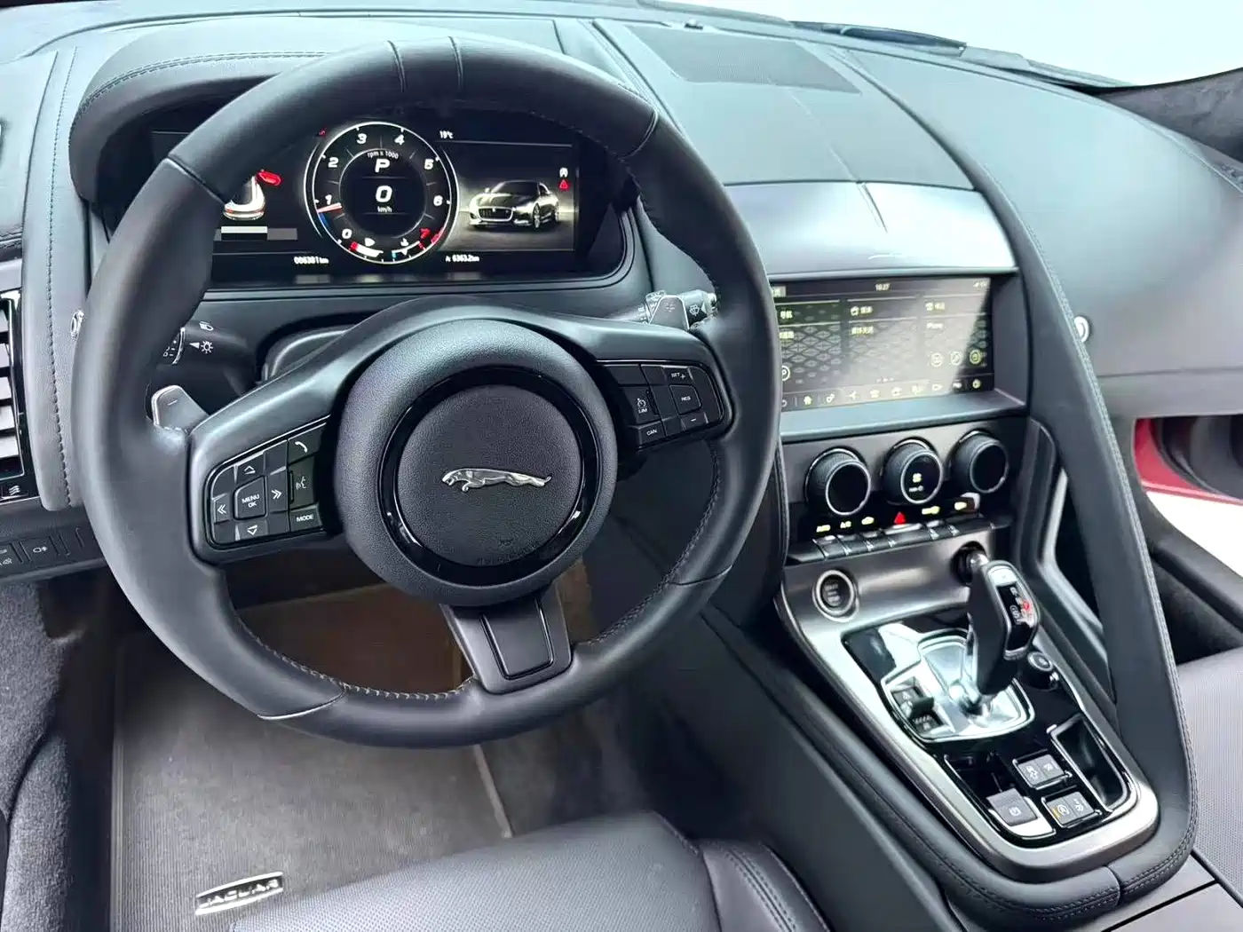 Jaguar F-TYPE 2024 P300 75th Anniversary Collector's Hardtop Edition фото 4