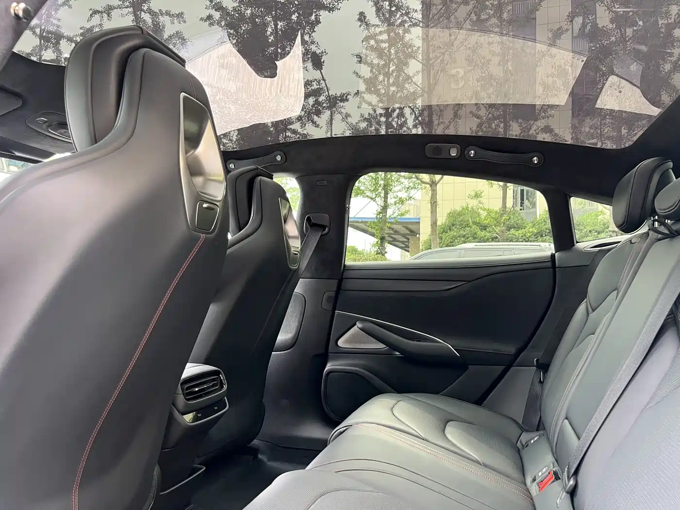 Xiaomi Auto Xiaomi SU7 2024 AWD Extended Range Advanced Smart Driving Max Edition фото 6