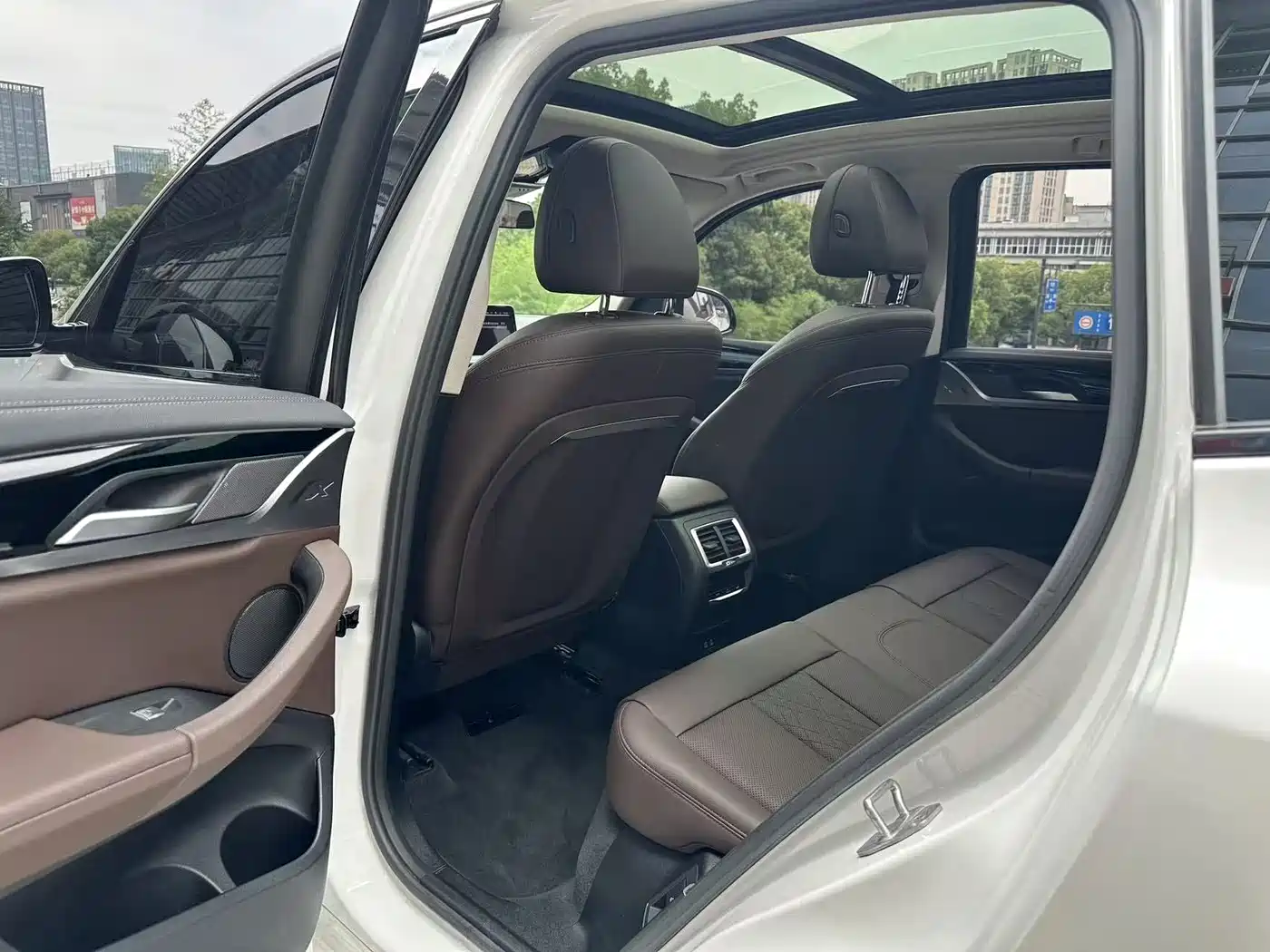 BMW iX3 2023 Leading Type фото 5