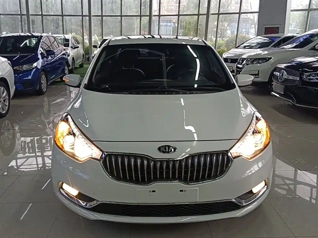 Kia K3 2015 1.6L Automatic GLS фото 3