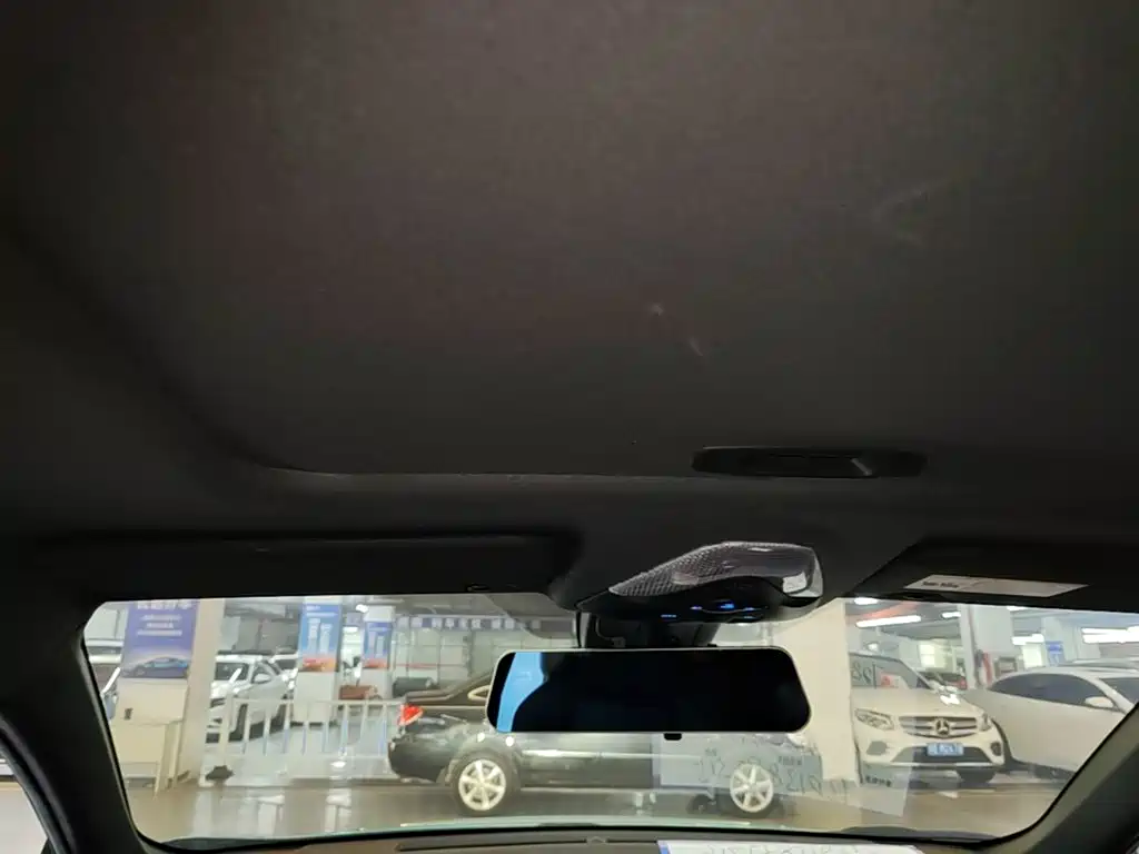 Photo 18 - Toyota C-HR