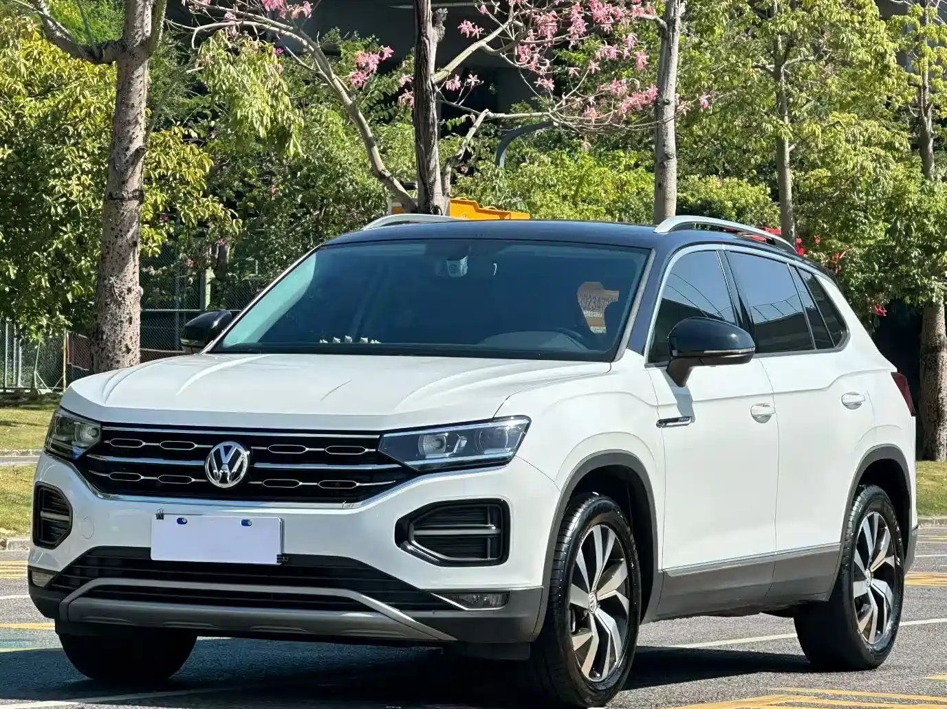 Photo 1 - Volkswagen Tayron