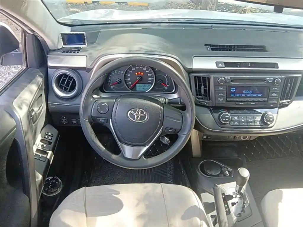 Toyota RAV4 Rongfang 2019 2.0L CVT 2WD Pioneer Edition China VI фото 17