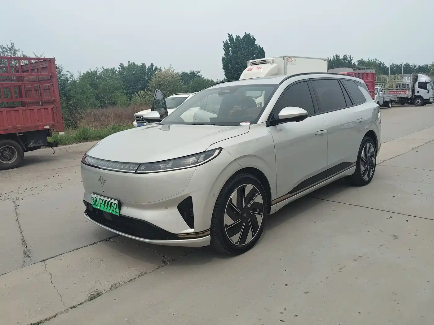 Dongfeng Yipai eπ008 2025 2025 210Max Extended Range 5-Seater