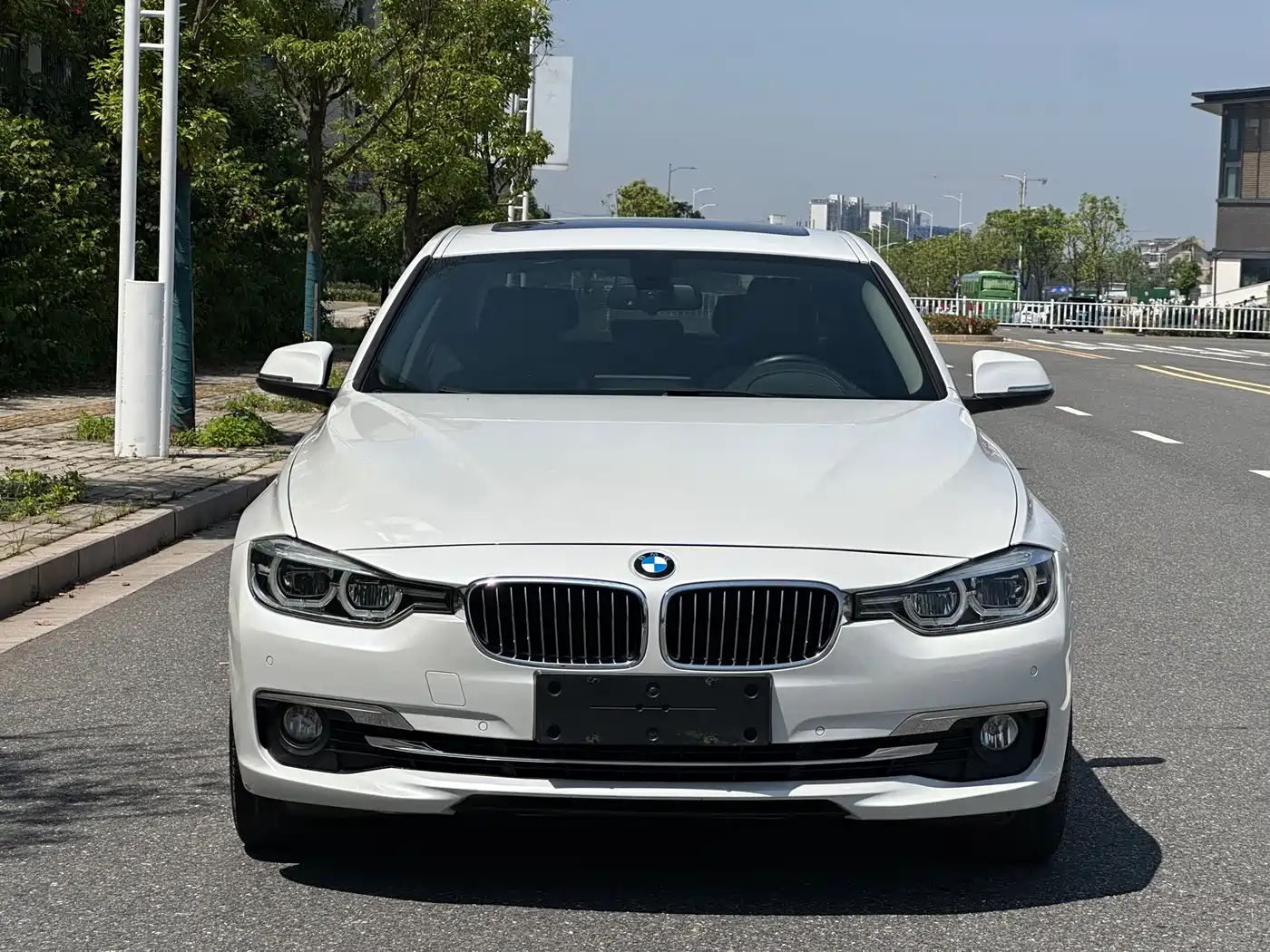 BMW 3 Series 2018 320Li Leading Luxury Package фото 2