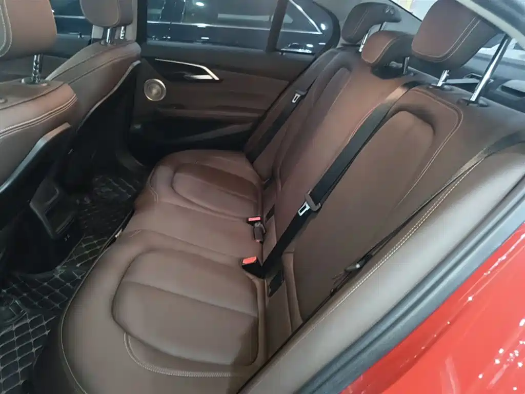 BMW 1 Series 2021 120i M Sport Shadow Edition фото 17