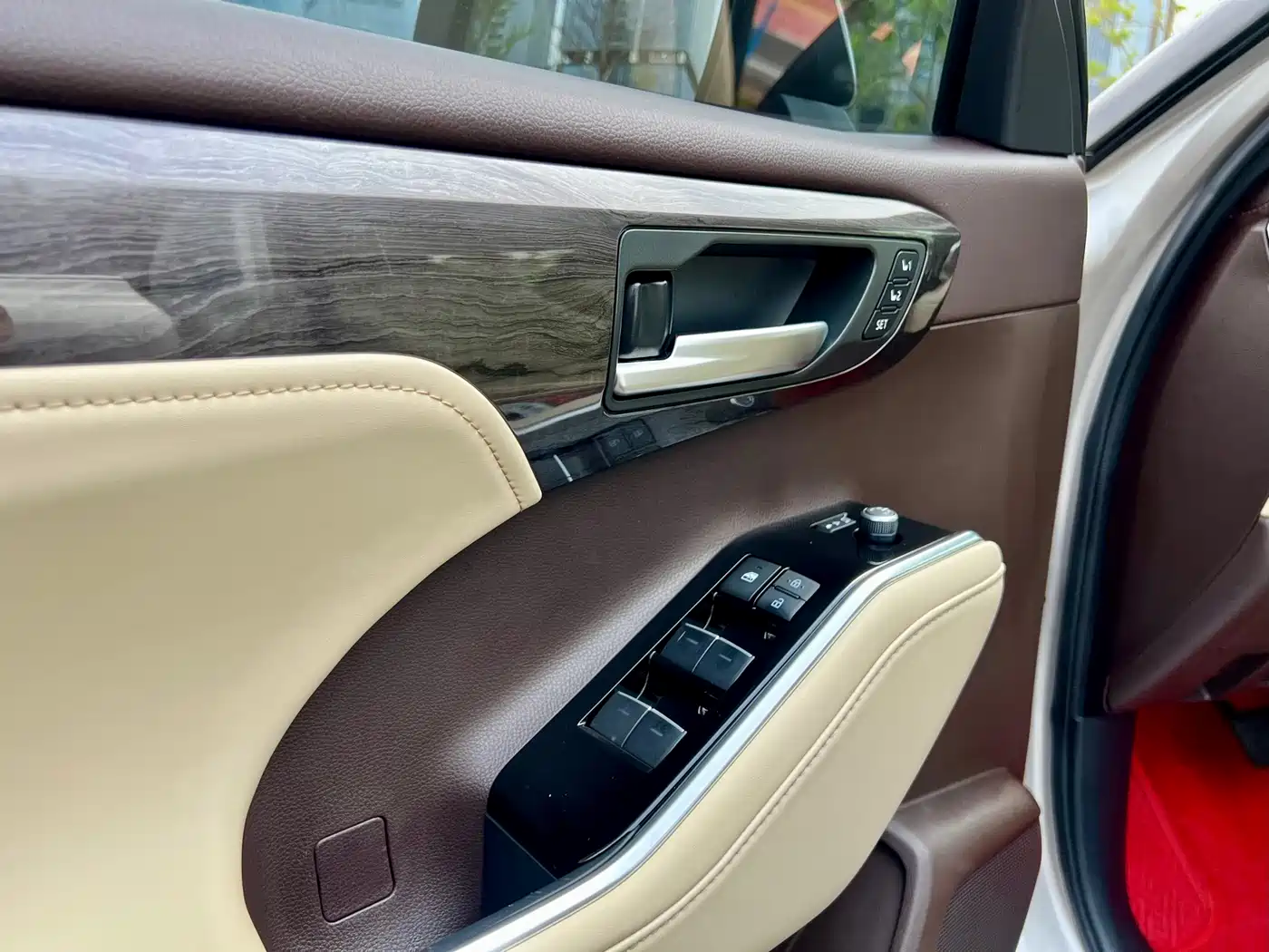Toyota Highlander 2022 Dual Engine 2.5L 4WD Supreme Edition 7-Seater фото 9