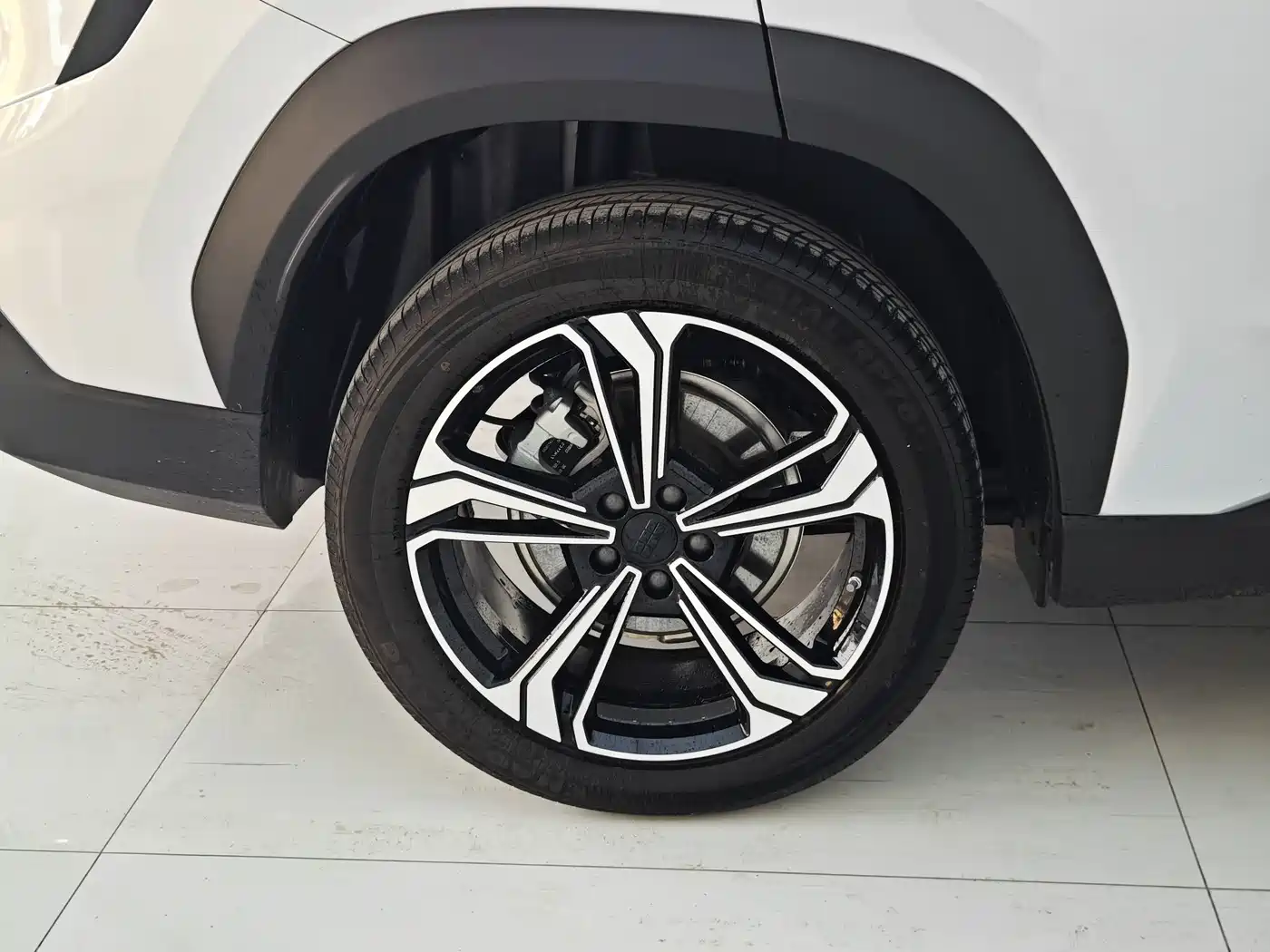 Geely Galaxy Galaxy L7 2025 EM-i 115km Explorer+ Edition фото 25