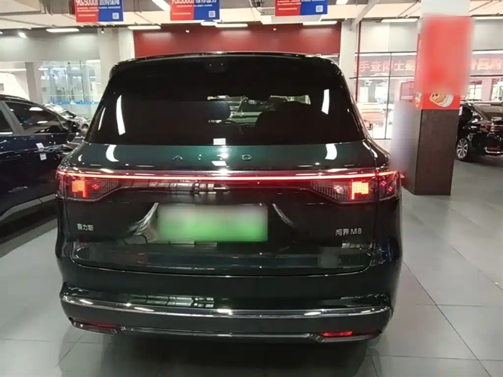 AITO Wenjie AITO M8 2025 Extended Range Ultra 53.4kWh 6-Seater фото 6