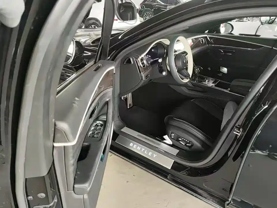 Bentley Flying Spur Plug-in Hybrid 2022 2.9T V6 Hybrid фото 12