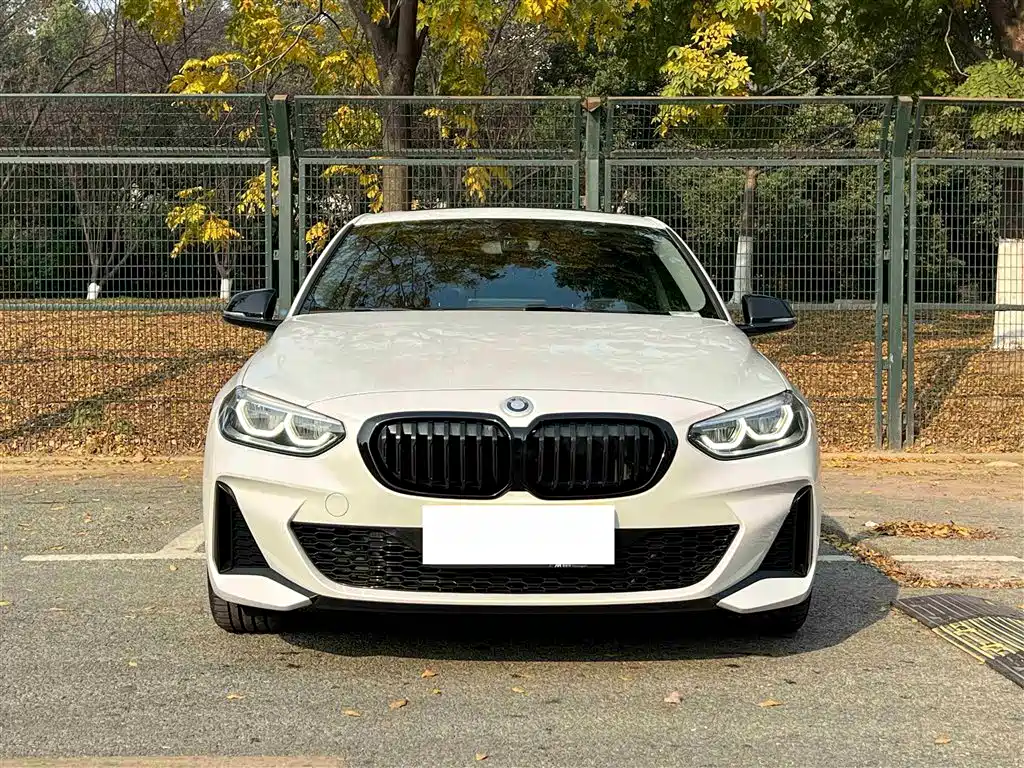 BMW 1-SERIES