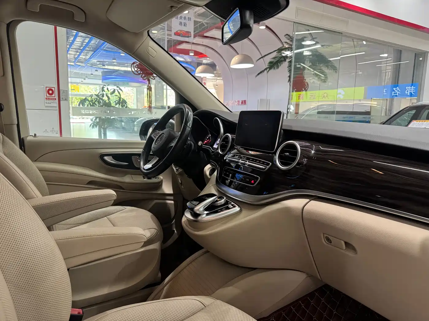 Mercedes-Benz V-Class 2016 V 260 Navigator фото 9