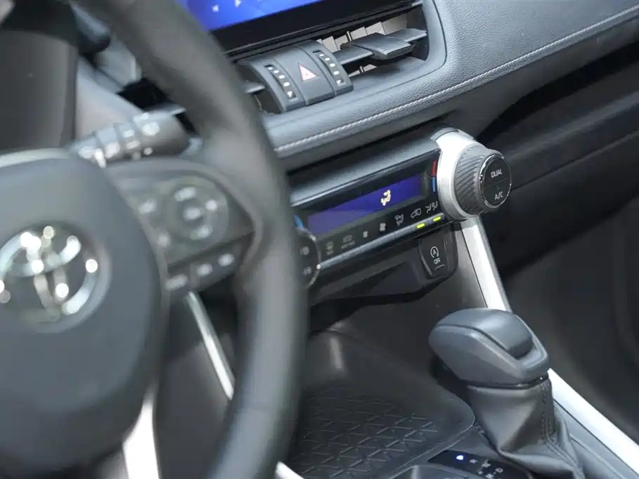 Toyota RAV4 Rongfang 2021 2.0L CVT 4WD Trend фото 15