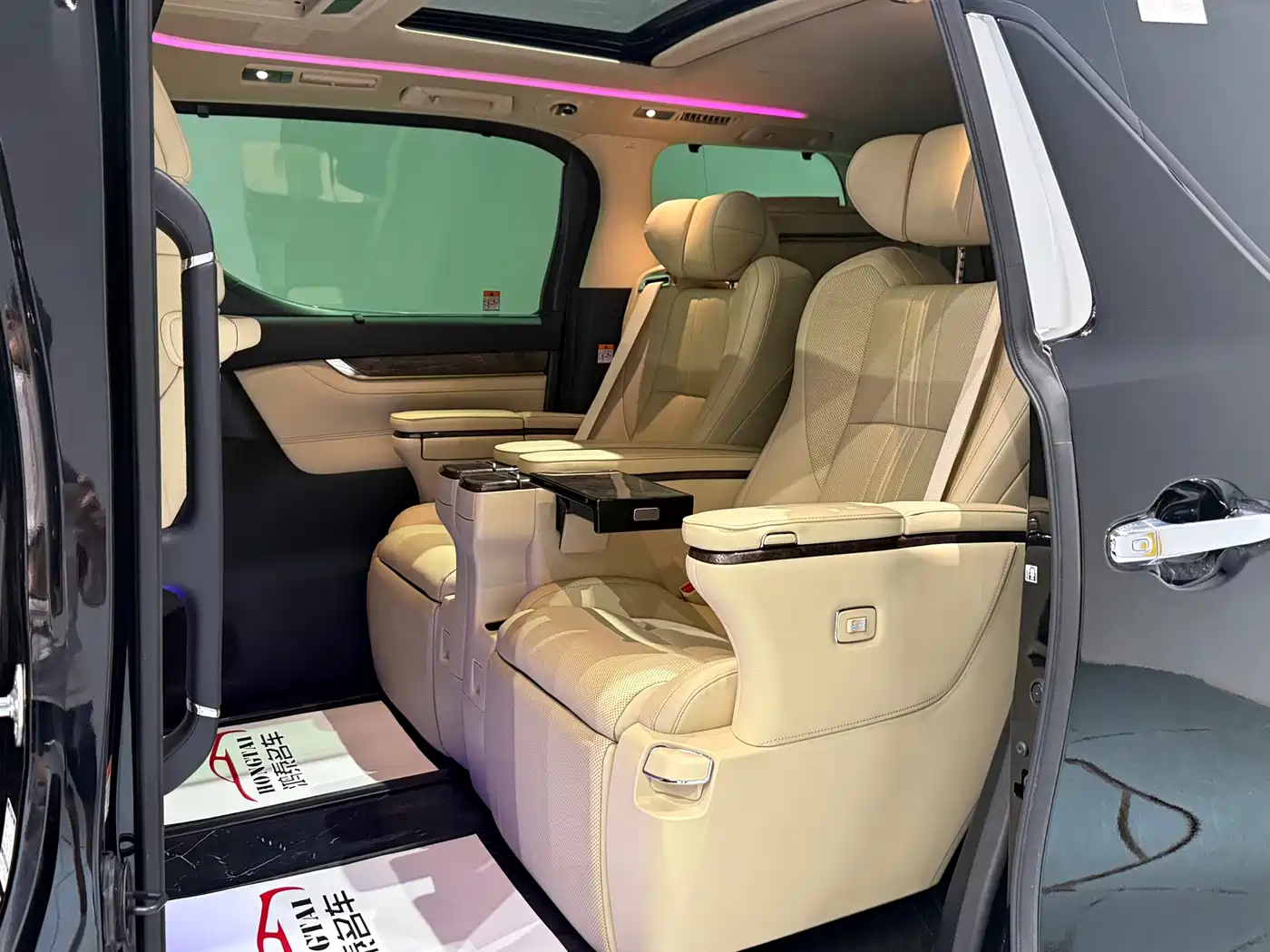 Toyota Vellfire 2021 Crown Hybrid 2.5L HV Premium Edition фото 9