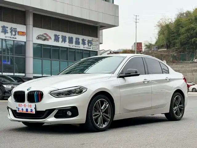 BMW 1 SERIES