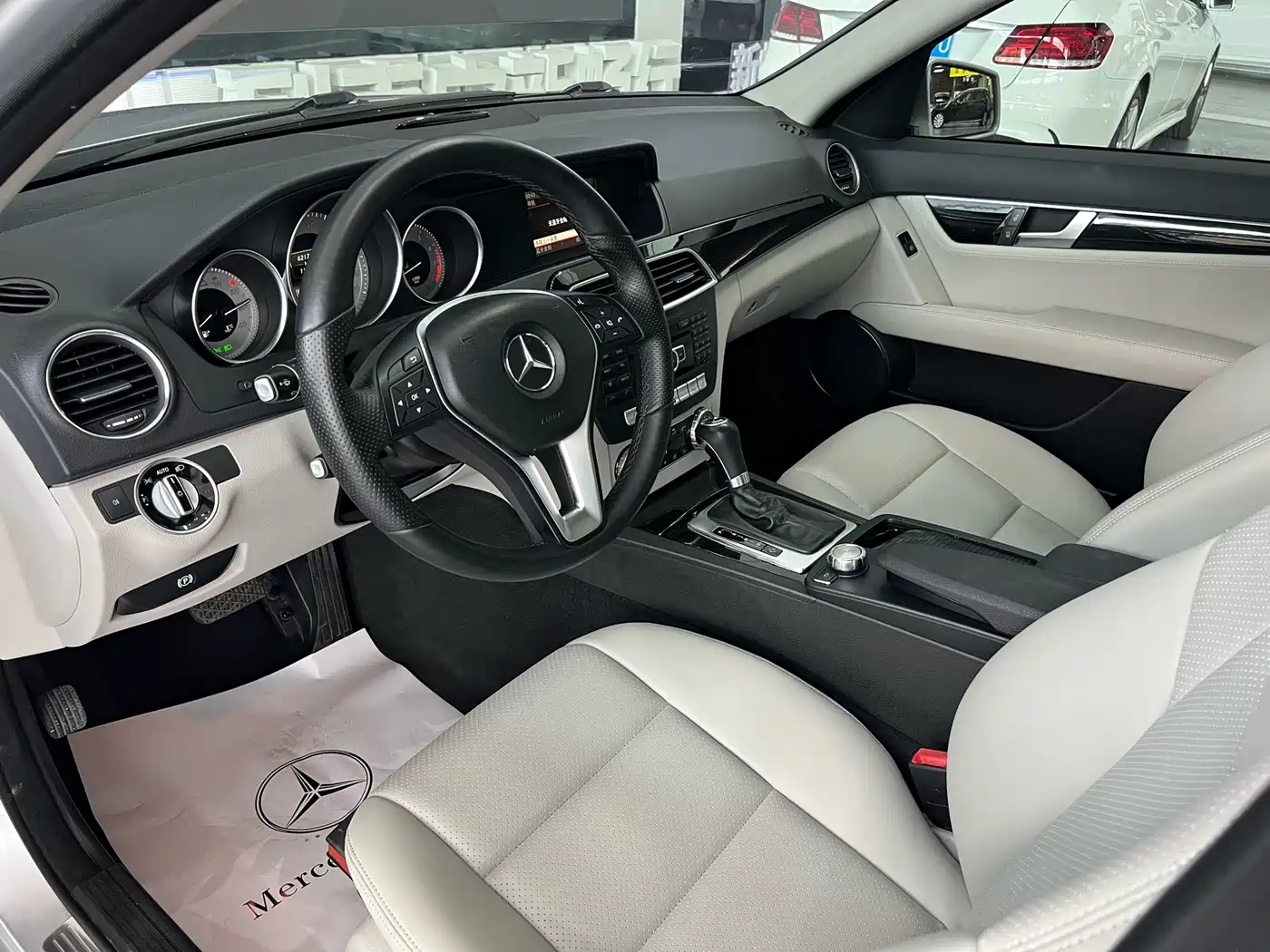 Mercedes-Benz C-Class 2013 C 260 Fashion Grand Edition фото 17