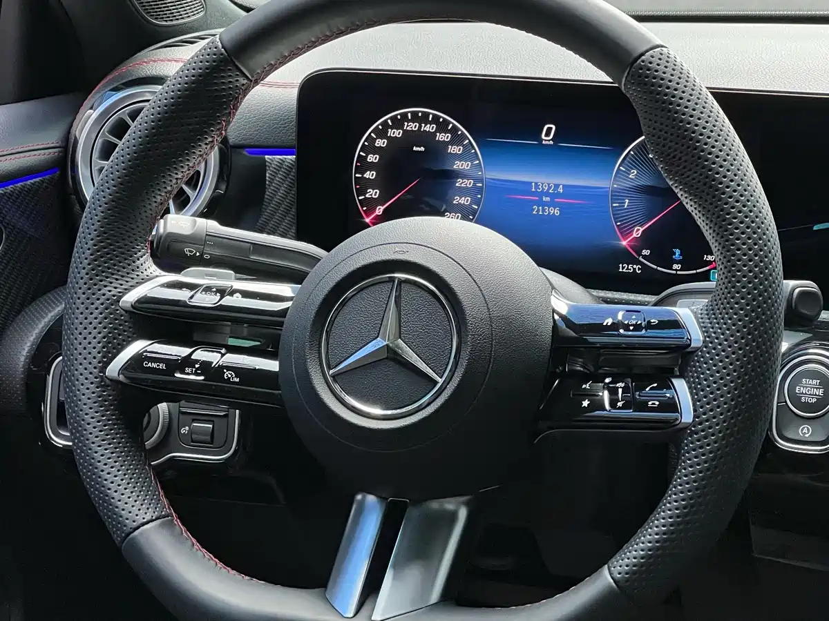 Mercedes-Benz A-Class 2024 A 200 L Fashion Edition фото 13