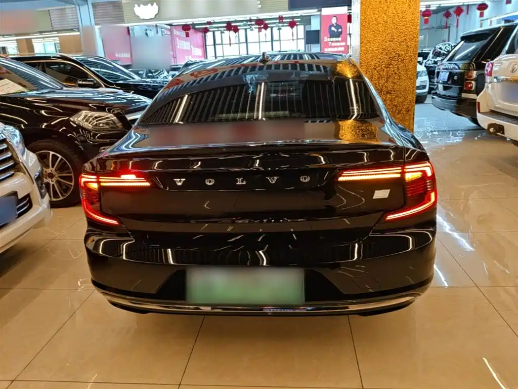VOLVO S90 PLUG-IN HYBRID