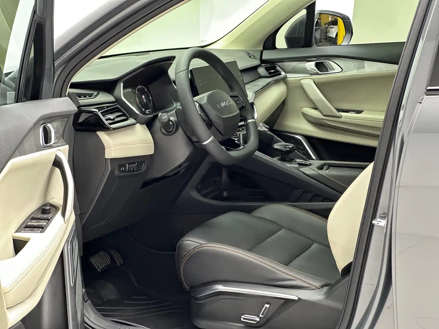 Lynk & Co 06 EM-P 2022 PHEV 84KM Range Pro фото 13