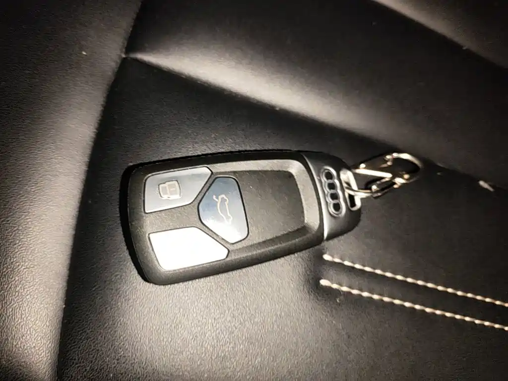 Фото 9 - Audi A4L
