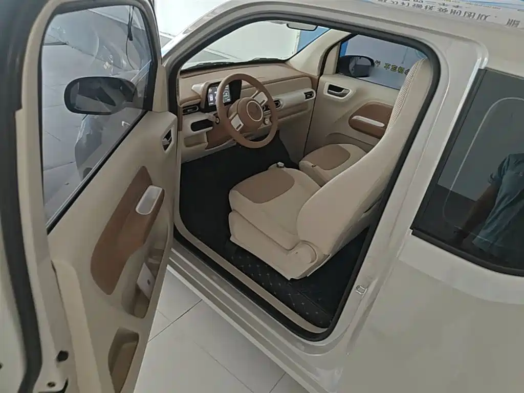 WULING AUTOMOBILE HONGGUANG MINIEV