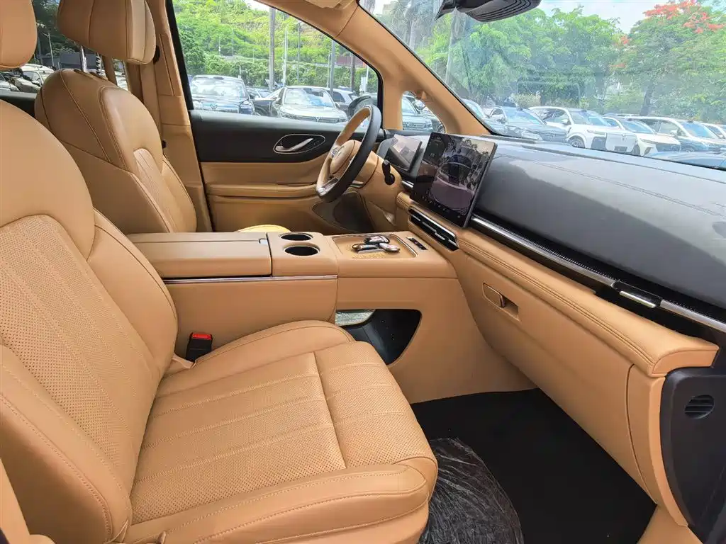 Voyah Auto Voyah Dreamer 2025 Model PHEV 4WD Premium QianKun Edition фото 14