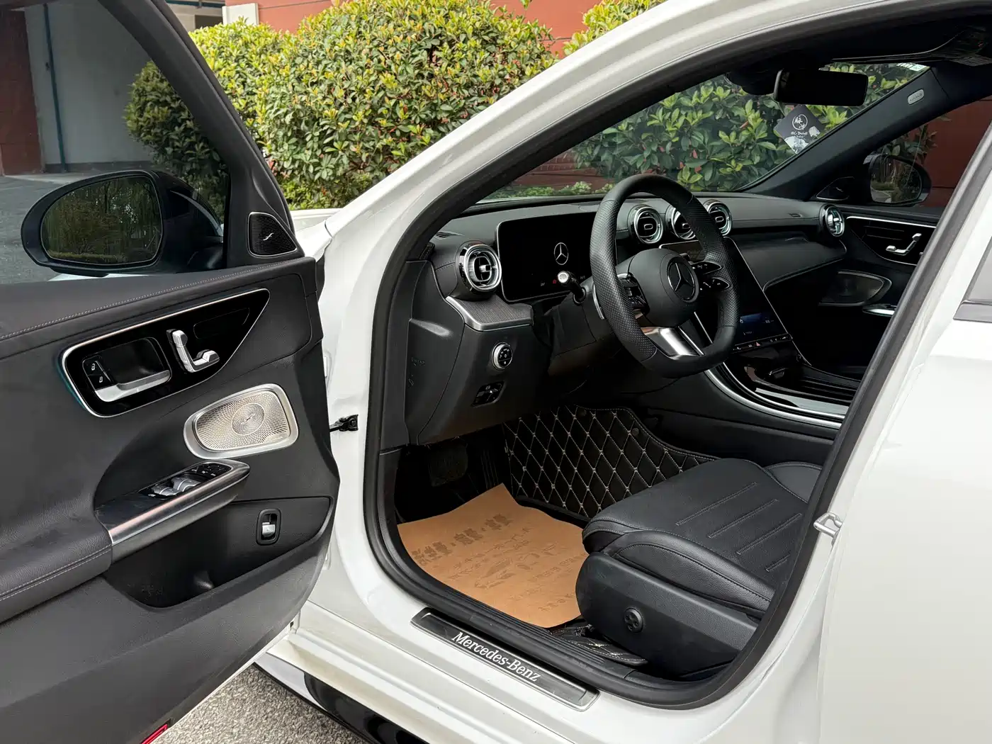Mercedes-Benz C-Class 2023 Facelift C 260 L Night Sport Edition фото 4