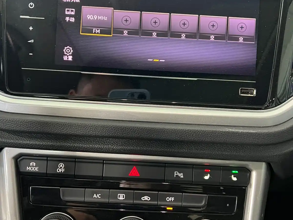 Volkswagen T-ROC 2022 280TSI DSG 2WD Elite PLUS фото 10