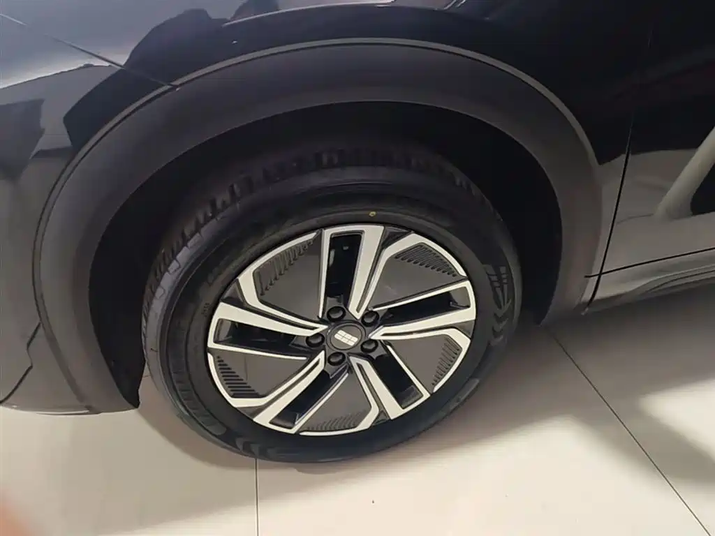 Geely Galaxy Galaxy Starship 7 EM-i 2025 120km Navigation Edition фото 23