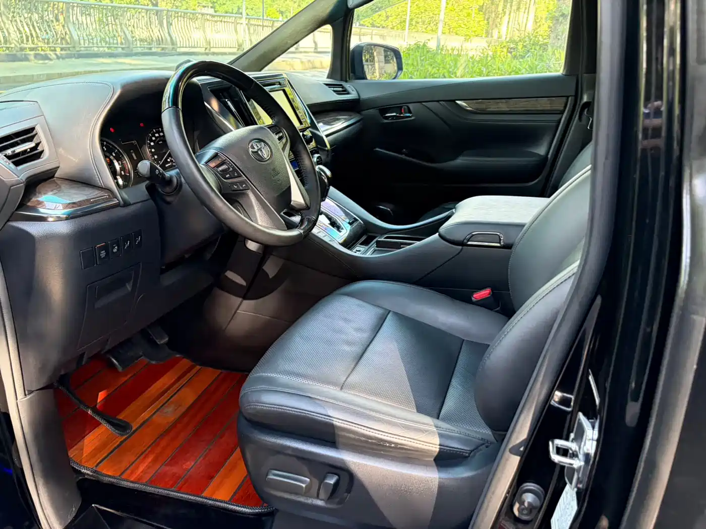 Toyota Alphard 2018 Facelift 3.5L Premium Edition фото 5