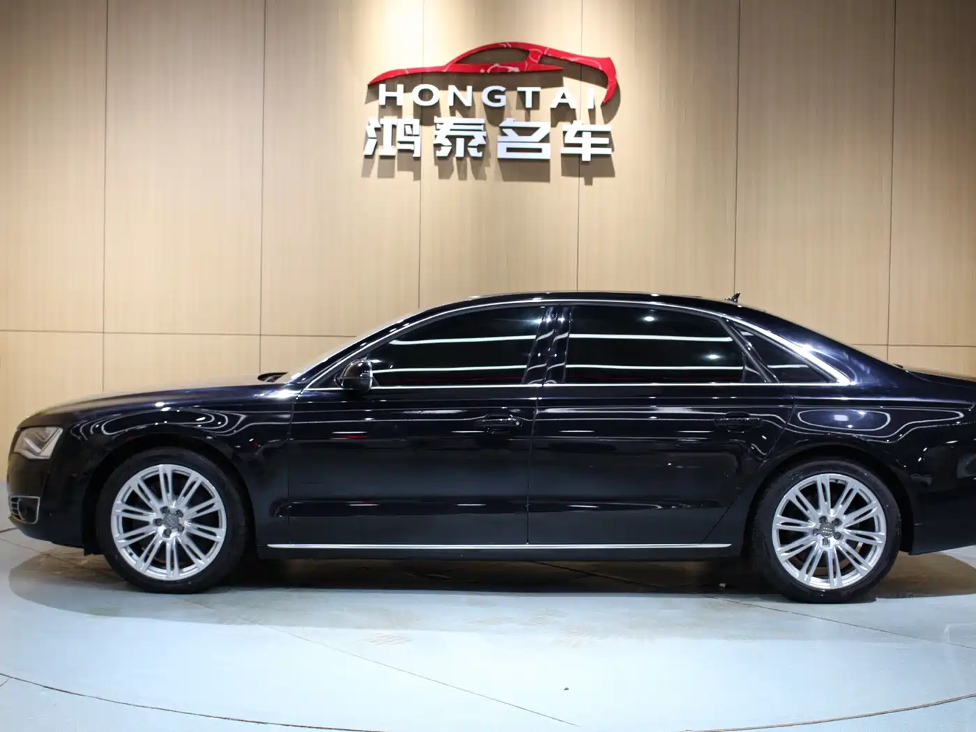 Audi A8 2013 A8L 6.3 FSI W12 quattro Exclusive фото 5