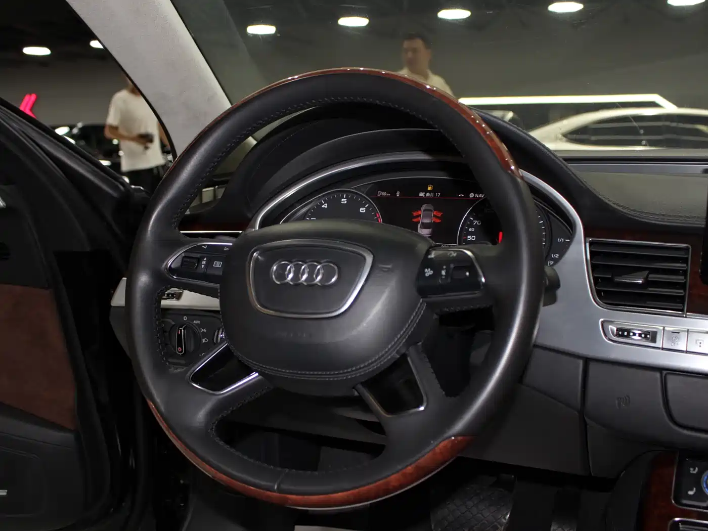 Audi A8 2013 A8L 6.3 FSI W12 quattro Exclusive фото 15