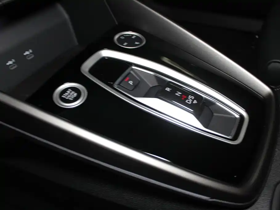 Audi A3 2026 2025 Facelift Sportback 35TFSI Flying Spur Premium