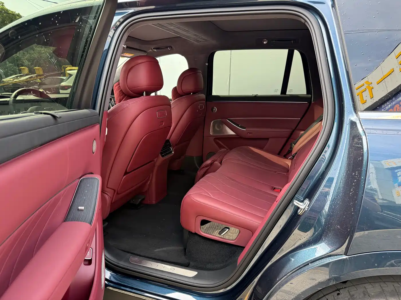 AITO Wenjie AITO M8 2025 Model Extended Range Ultra Edition 53.4kWh 5-Seater фото 10