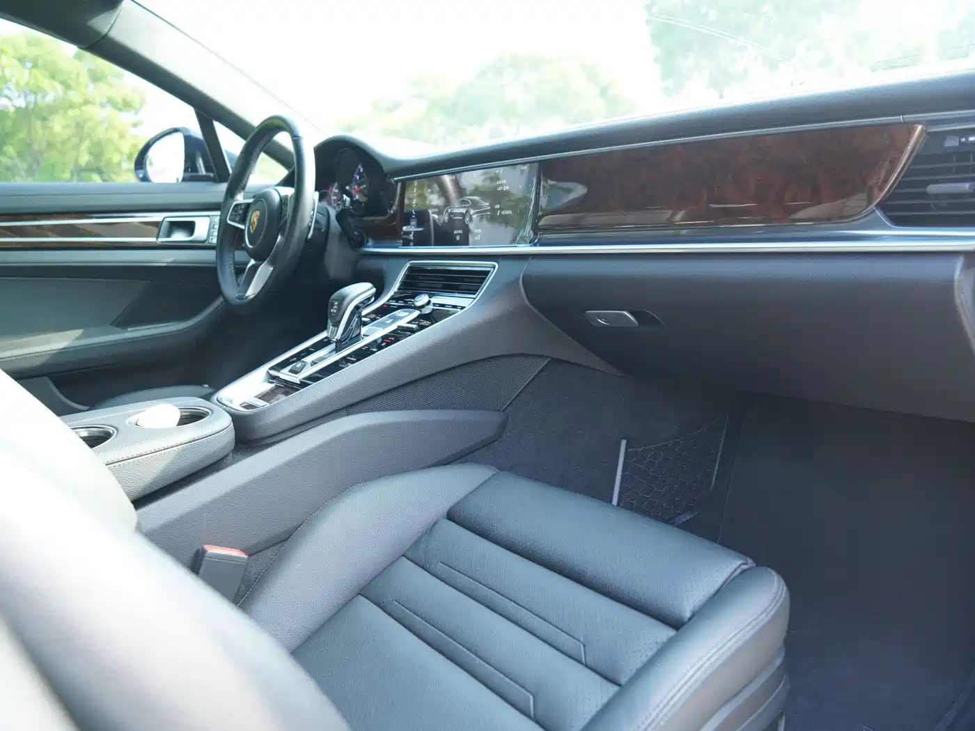 Porsche Panamera 2017 Panamera 3.0T фото 8