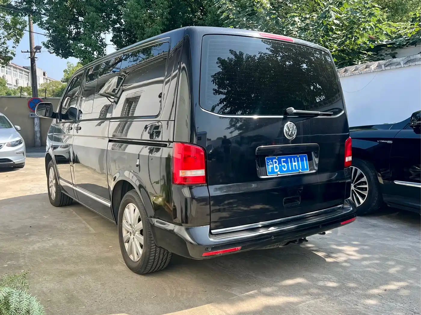 Volkswagen Multivan 2014 2012 2.0TSI 2WD Luxury Edition